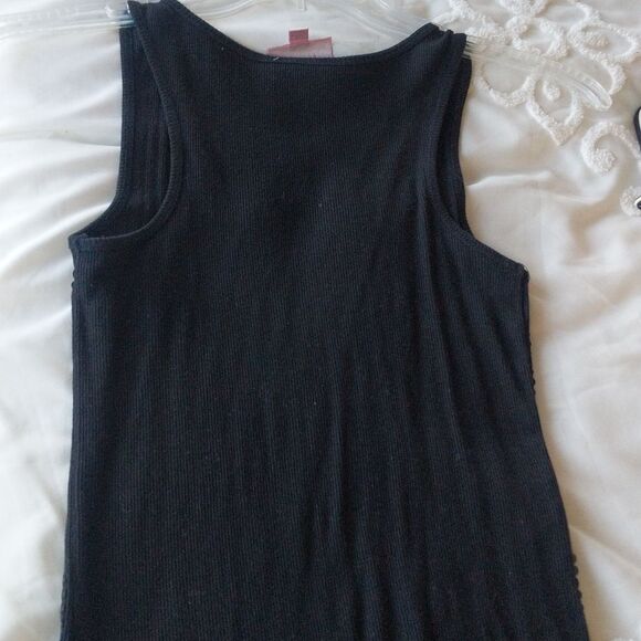 Romeo and Juliet Couture Black Sequin Tank Top - Picture 6 of 11